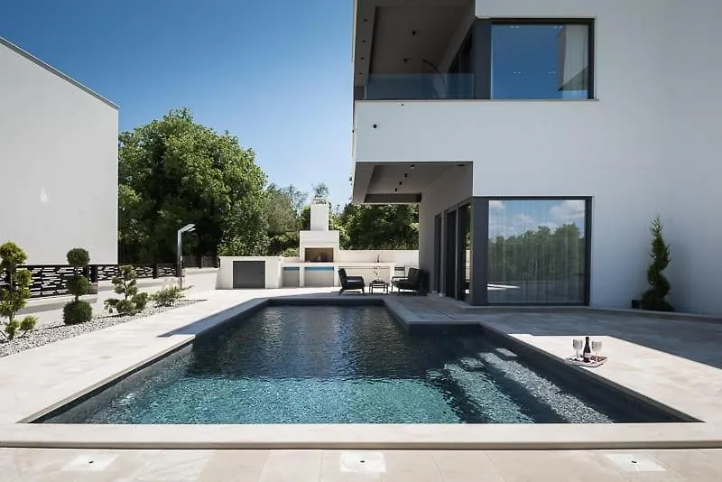 Villa Nalani Rakalj 0*,